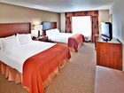 фото отеля Holiday Inn Express Hotel & Suites Dubuque-West