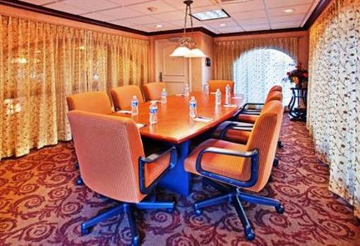 фото отеля Holiday Inn Express Cape Girardeau