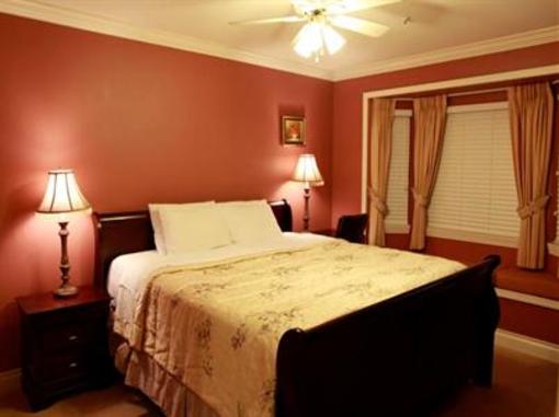 фото отеля Camilla House Bed and Breakfast Vancouver