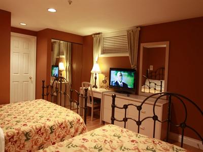 фото отеля Camilla House Bed and Breakfast Vancouver