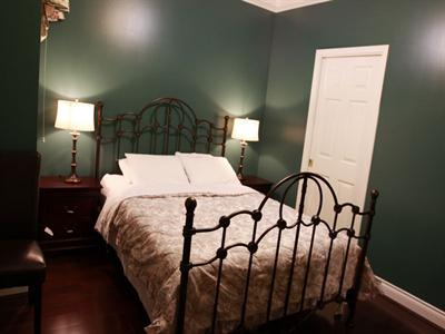 фото отеля Camilla House Bed and Breakfast Vancouver