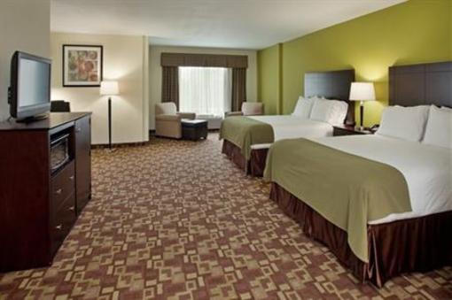 фото отеля Holiday Inn Express Hotel & Suites Kansas City Sports Complex