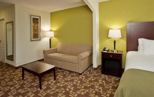 фото отеля Holiday Inn Express Hotel & Suites Kansas City Sports Complex