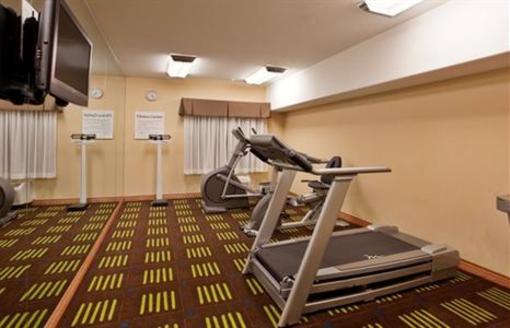 фото отеля Holiday Inn Express Hotel & Suites Kansas City Sports Complex