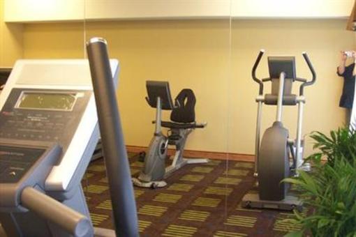 фото отеля Holiday Inn Express Hotel & Suites Kansas City Sports Complex