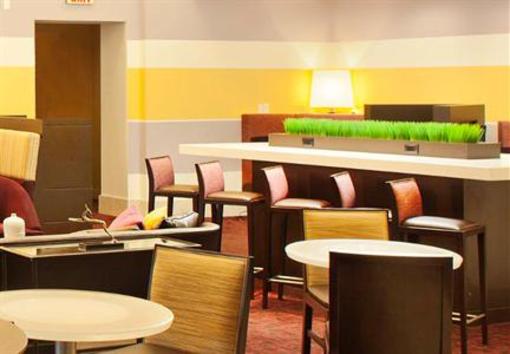 фото отеля Courtyard by Marriott JFK International Airport