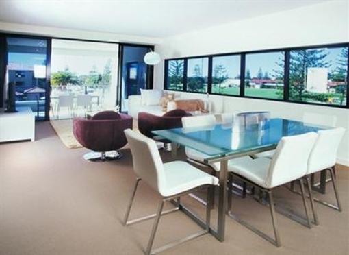 фото отеля Ultra Broadbeach