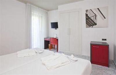 фото отеля Confortel Puerta de Triana