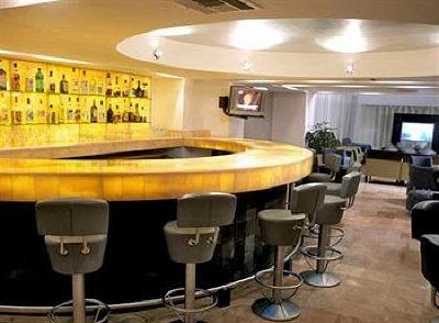 фото отеля Ocean Breeze Hotel