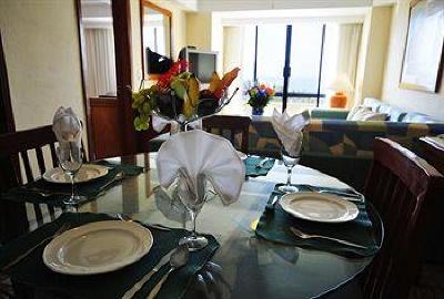 фото отеля Ocean Breeze Hotel