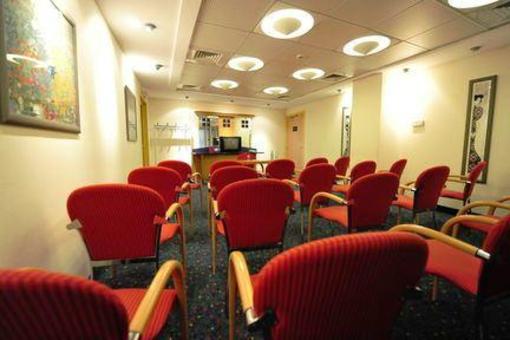 фото отеля Holiday Inn Express Arras