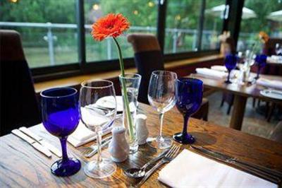 фото отеля Chevin Country Park Hotel & Spa