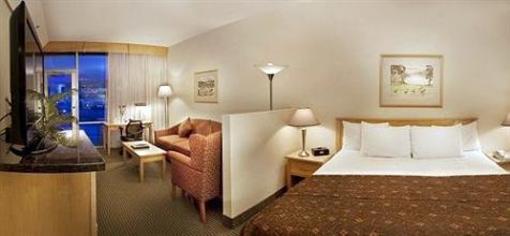 фото отеля BEST WESTERN Kelowna Hotel & Suites