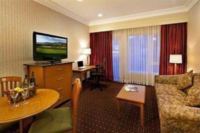 фото отеля BEST WESTERN Kelowna Hotel & Suites