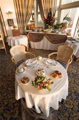 фото отеля Pavillon Henri IV Hotel Saint-Germain-en-Laye