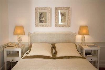 фото отеля Pavillon Henri IV Hotel Saint-Germain-en-Laye