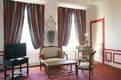фото отеля Pavillon Henri IV Hotel Saint-Germain-en-Laye
