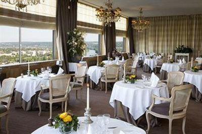 фото отеля Pavillon Henri IV Hotel Saint-Germain-en-Laye