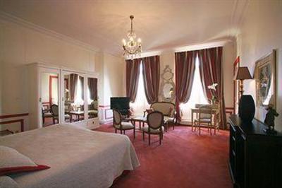 фото отеля Pavillon Henri IV Hotel Saint-Germain-en-Laye