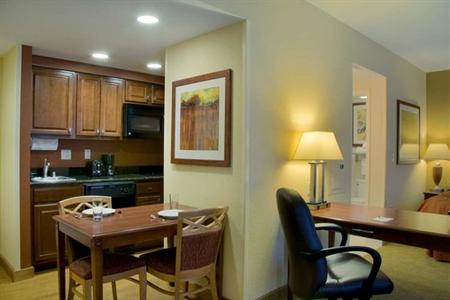 фото отеля Homewood Suites Madison West