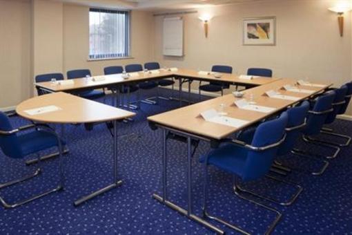 фото отеля Holiday Inn Express Luton Airport