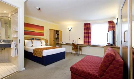 фото отеля Holiday Inn Express Luton Airport