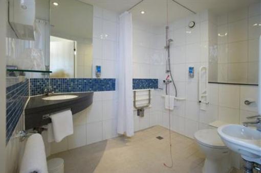 фото отеля Holiday Inn Express Luton Airport
