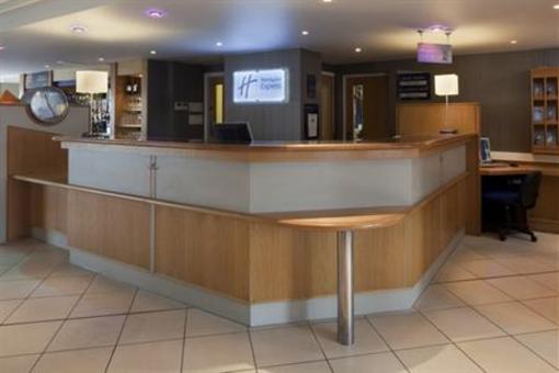 фото отеля Holiday Inn Express Luton Airport
