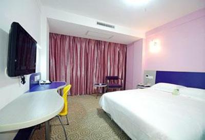 фото отеля Motel 168 Zhangjiagang Jingang Avenue