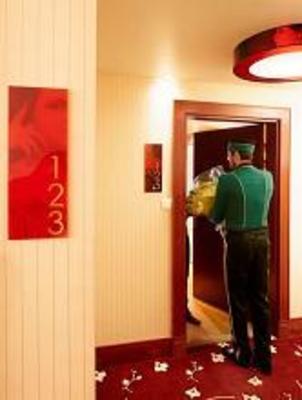 фото отеля Relais Spa Paris Roissy CDG Hotel Roissy-en-France