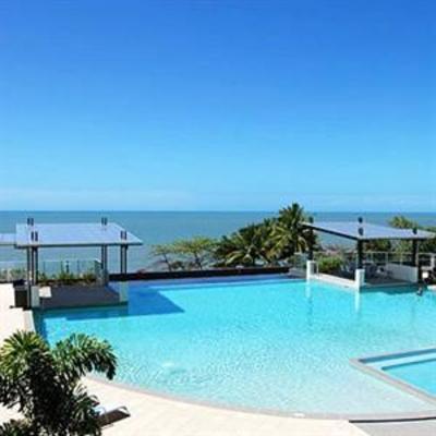 фото отеля Vue Luxury Apartments Trinity Beach