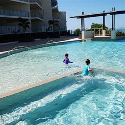 фото отеля Vue Luxury Apartments Trinity Beach