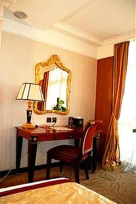 фото отеля Victoria International Hotel