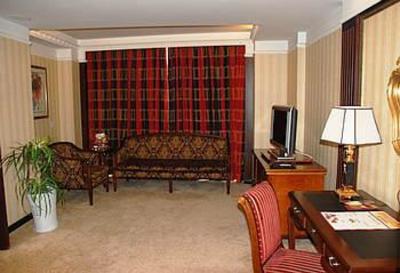 фото отеля Victoria International Hotel