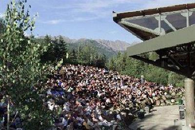 фото отеля Vail's Mountain Haus at the Covered Bridge
