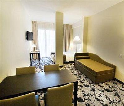 фото отеля Regal Hotel and Residence