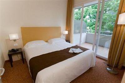 фото отеля Regal Hotel and Residence