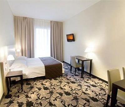 фото отеля Regal Hotel and Residence
