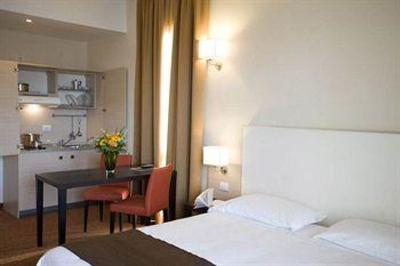 фото отеля Regal Hotel and Residence