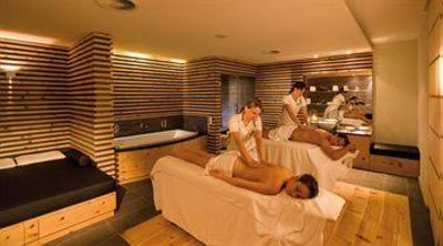 фото отеля Wellness & Spa Hotel Ermitage-Golf