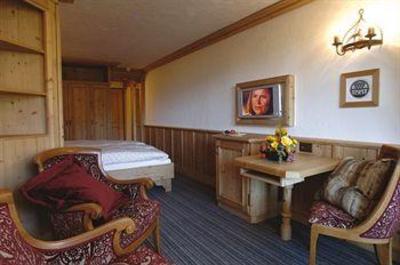 фото отеля Wellness & Spa Hotel Ermitage-Golf