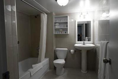 фото отеля Du Chevalier Motel & Suites