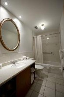 фото отеля Du Chevalier Motel & Suites