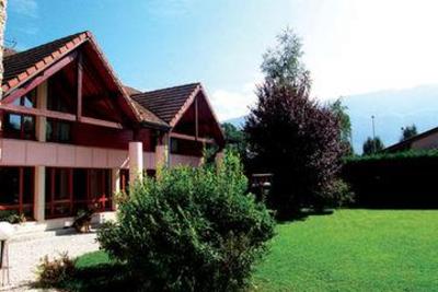 фото отеля Hotel Le Clos Du Lac Viviers-du-Lac