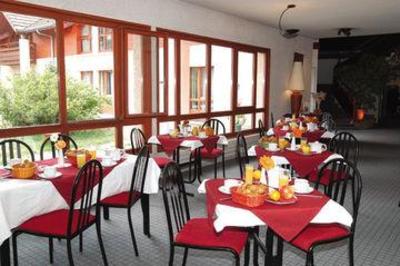 фото отеля Hotel Le Clos Du Lac Viviers-du-Lac