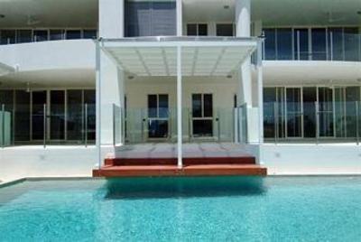 фото отеля Waters Edge Apartments