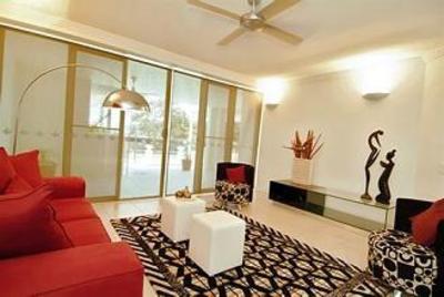 фото отеля Waters Edge Apartments