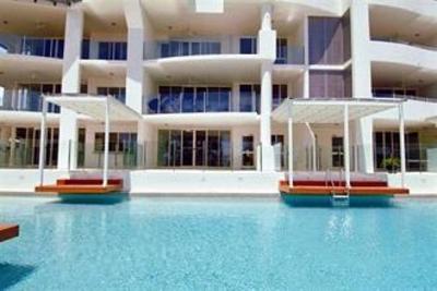 фото отеля Waters Edge Apartments