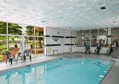 фото отеля Quality Suites Oakville