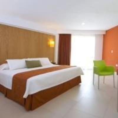 фото отеля Ramada Hotel Cancun City